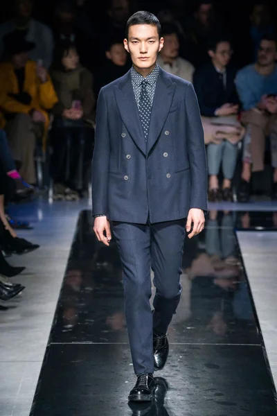 Look 54
